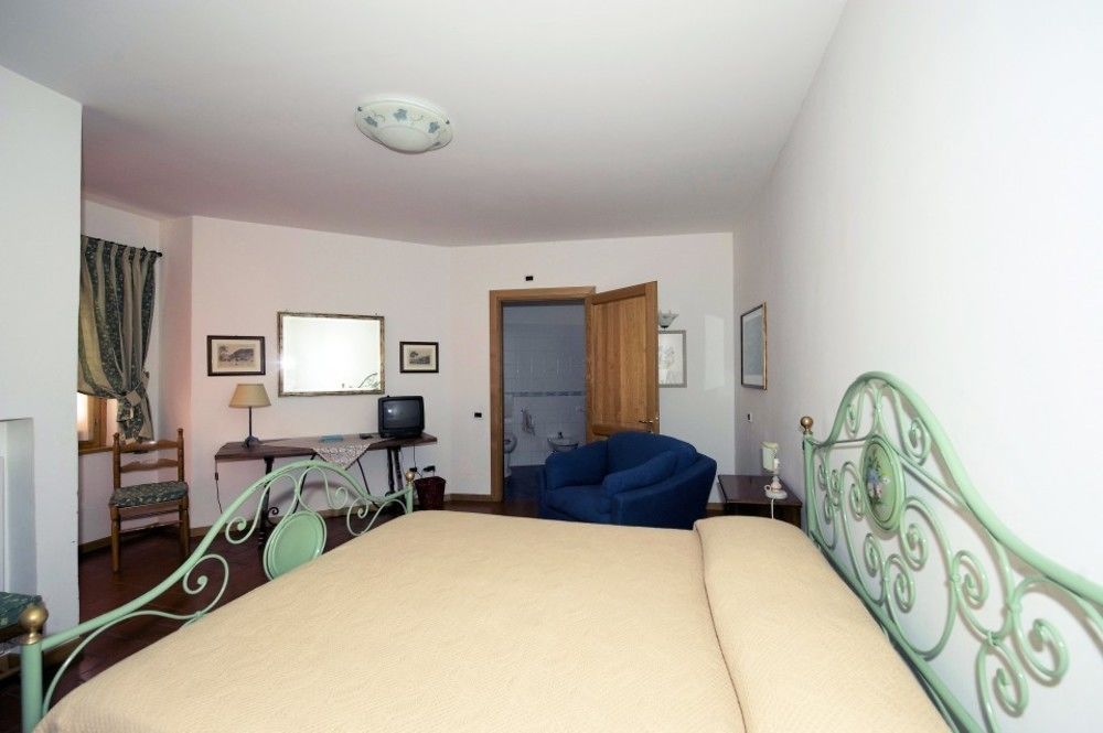 Albergo Villa Cristina Spoleto Bagian luar foto