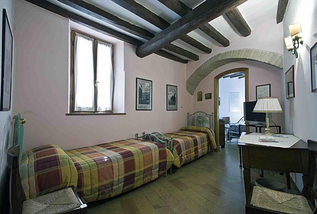 Albergo Villa Cristina Spoleto Bagian luar foto